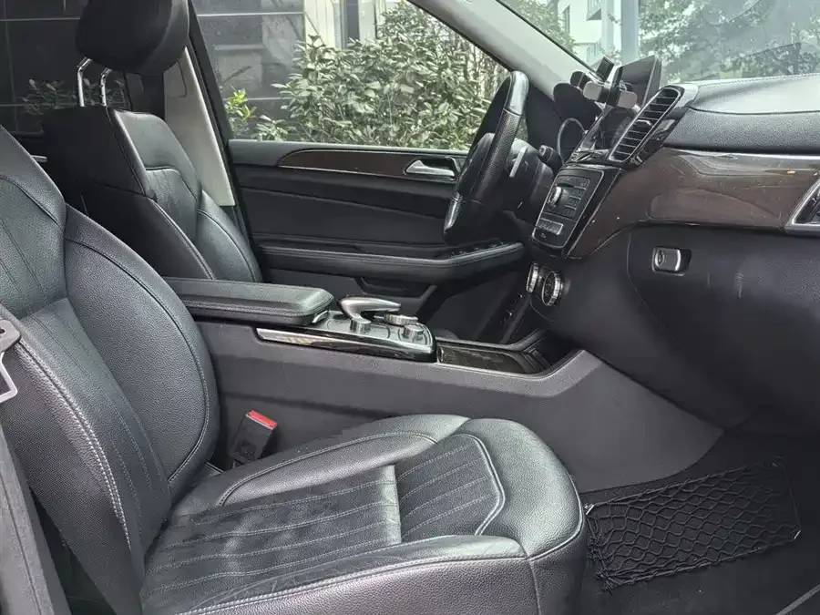 Mercedes Benz GLS