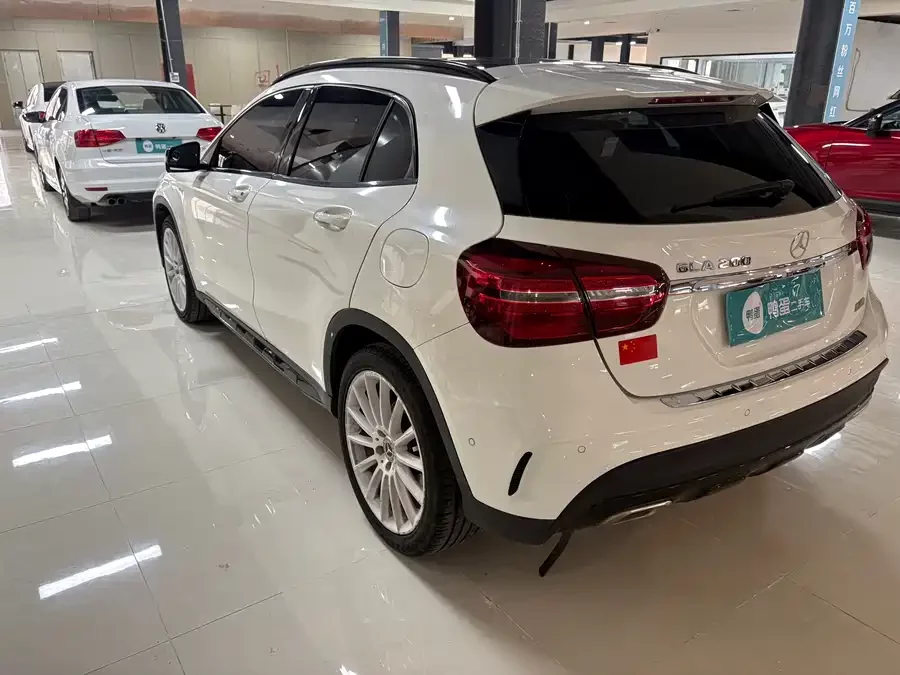 Mercedes Benz GLA