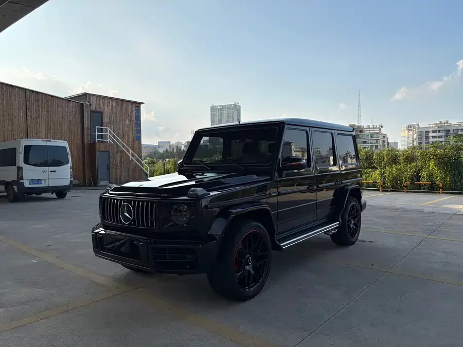 Mercedes Benz G-rated