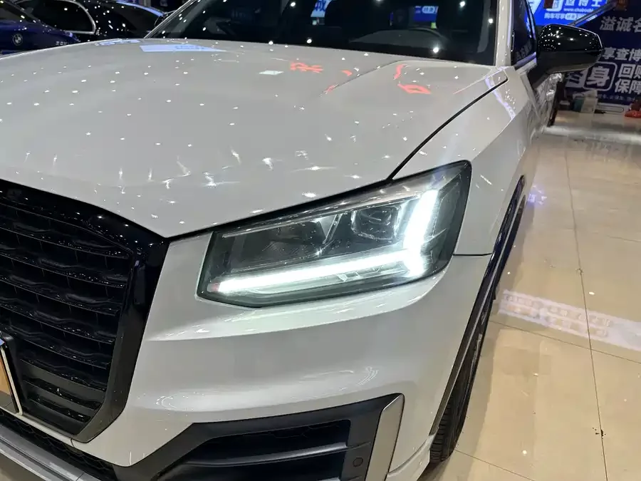 Audi Q2L