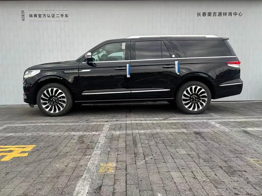 Lincoln Navigator