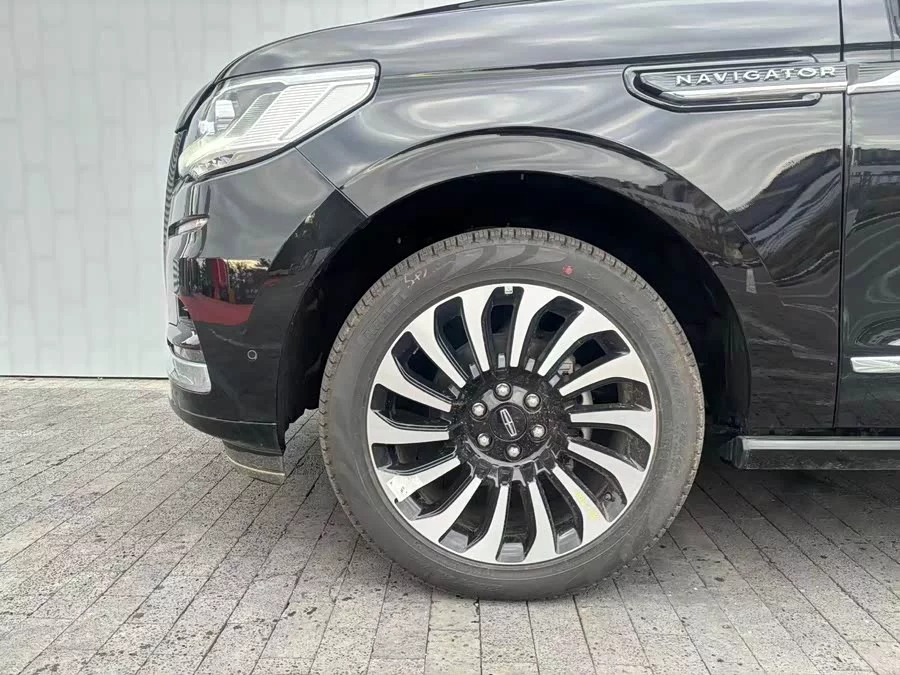 Lincoln Navigator