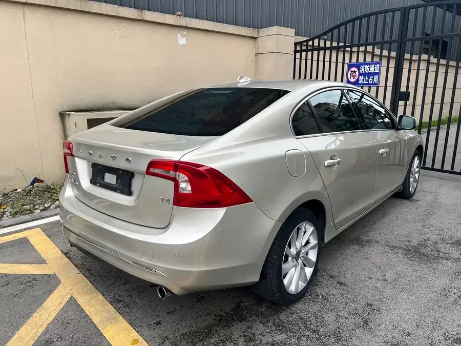 Volvo S60