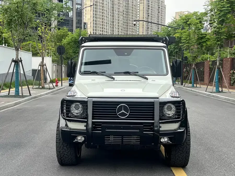 Mercedes Benz G-rated
