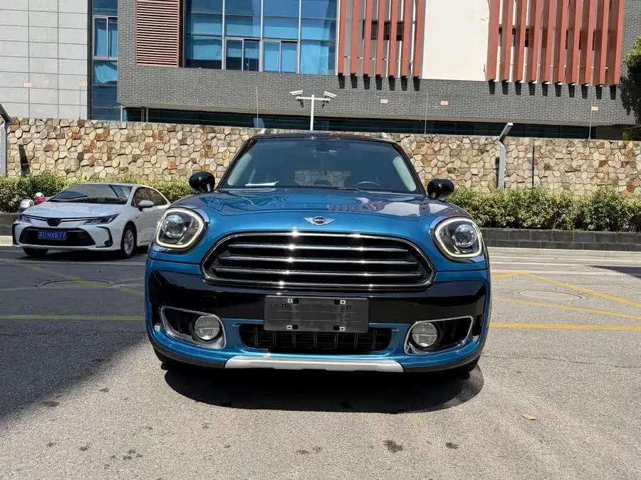 MINI COUNTRYMAN