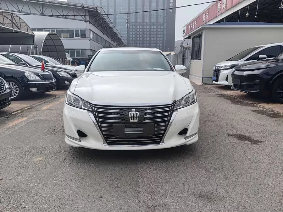 Toyota crown