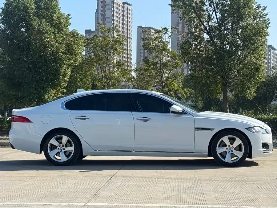 Jaguar XFL
