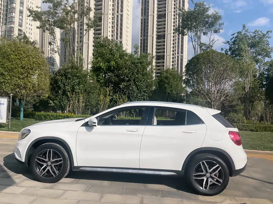 Mercedes Benz GLA