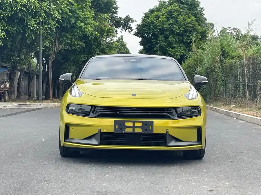 Lynk & Co 03