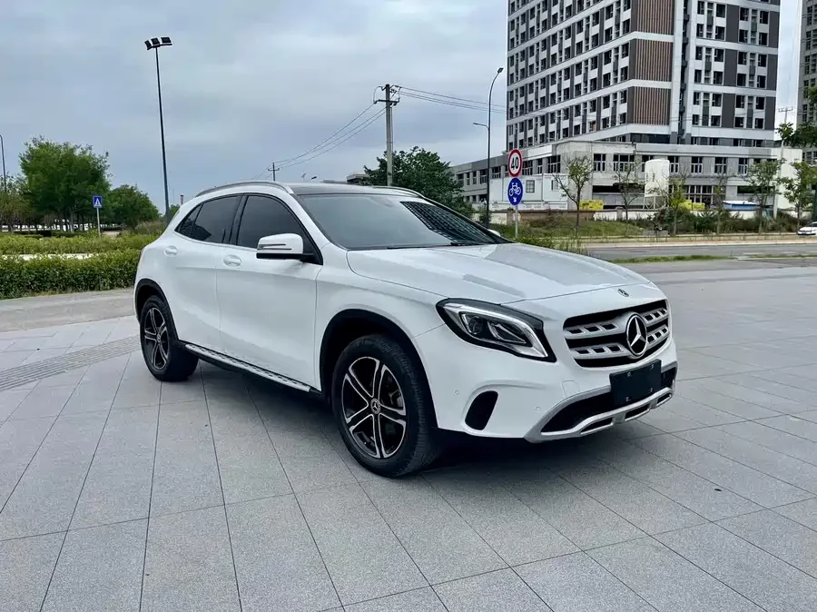 Mercedes Benz GLA