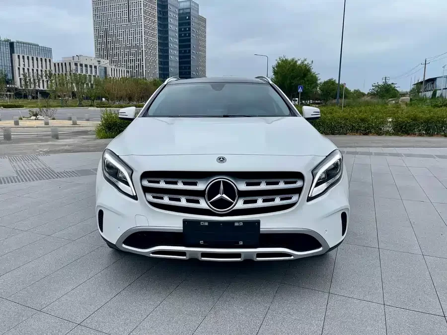 Mercedes Benz GLA