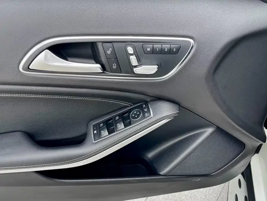 Mercedes Benz GLA