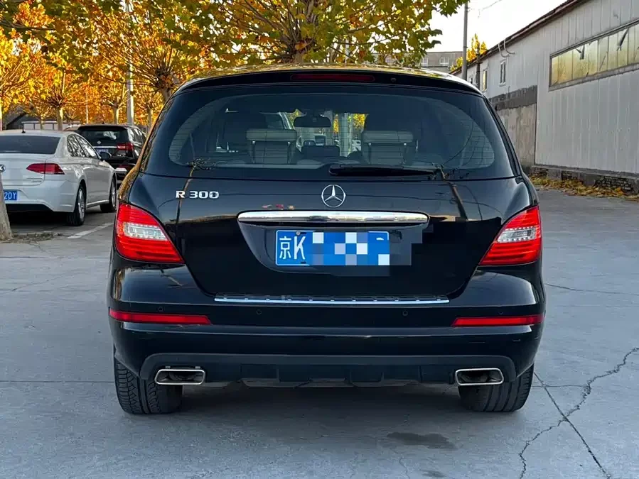 Mercedes Benz R-rated