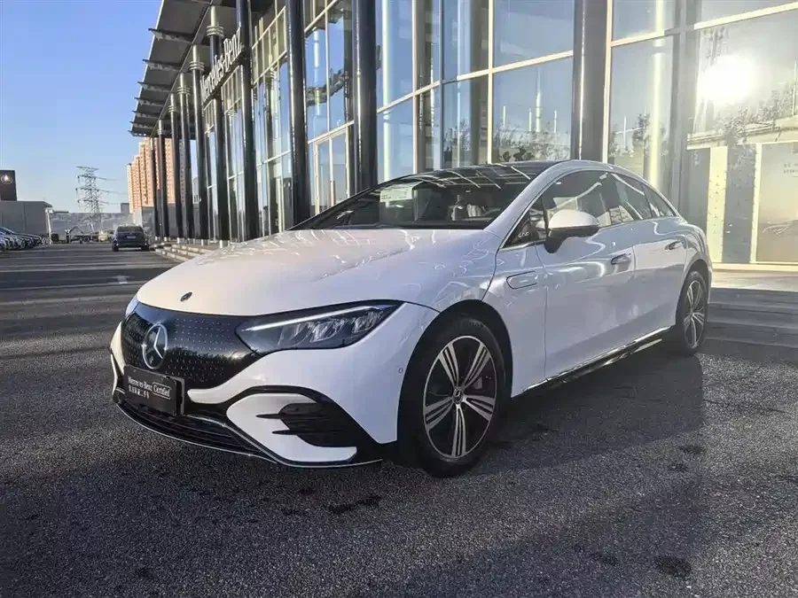 Mercedes Benz EQE