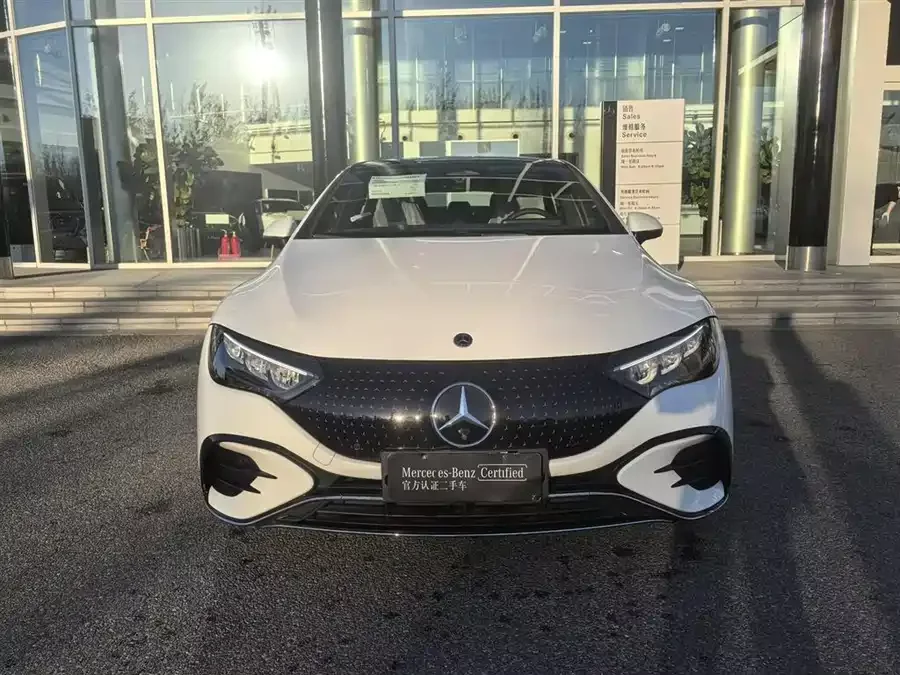 Mercedes Benz EQE