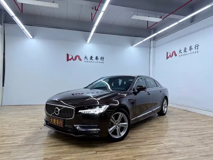 Volvo S90