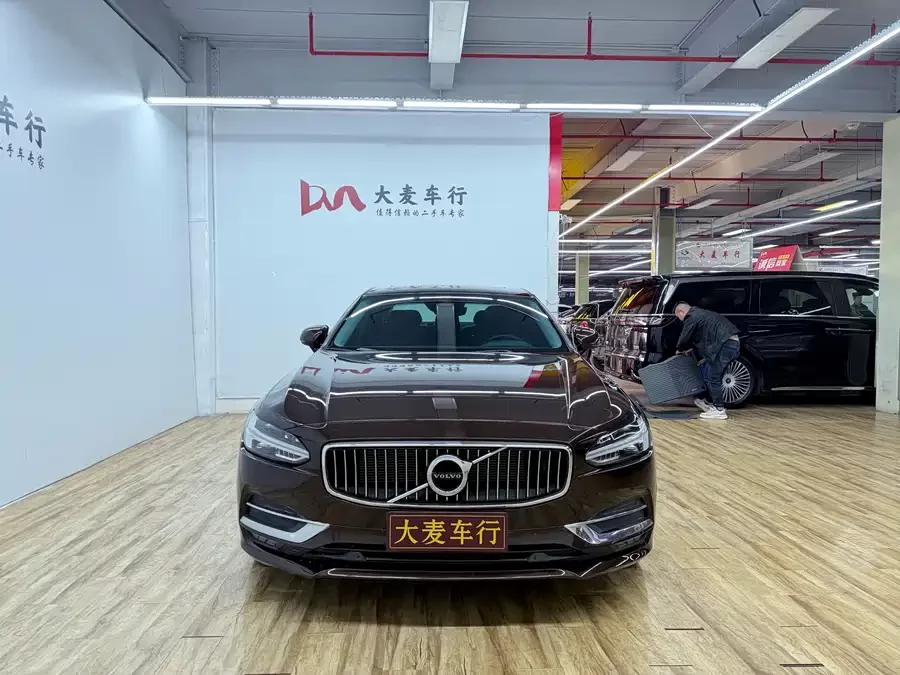 Volvo S90