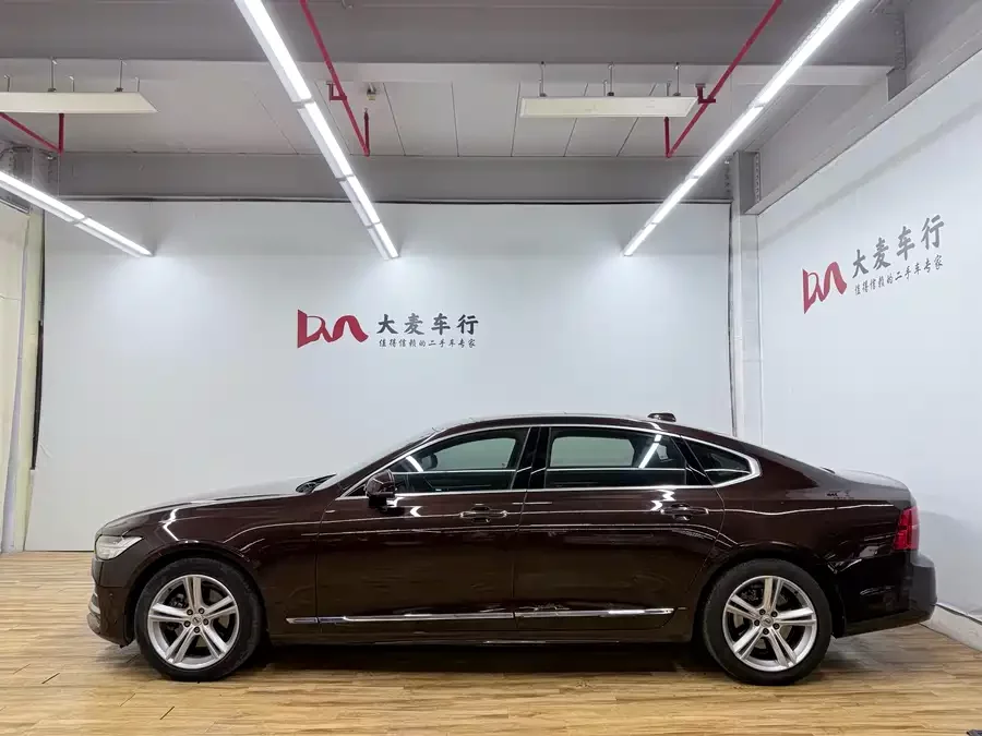 Volvo S90