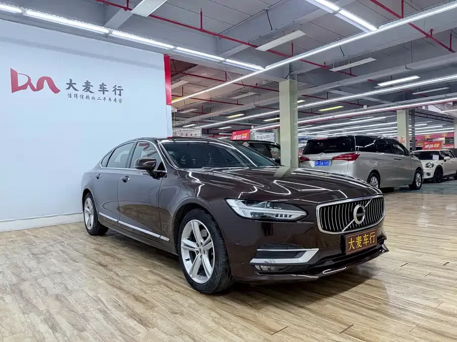 Volvo S90