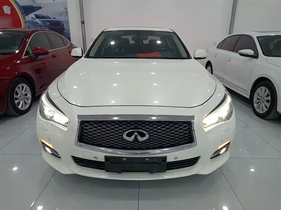 Infiniti Q50L