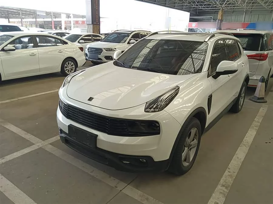 Lynk & Co 01