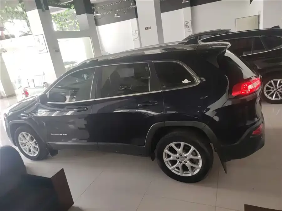 Jeep Cherokee