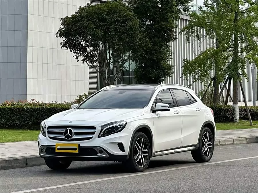 Mercedes Benz GLA