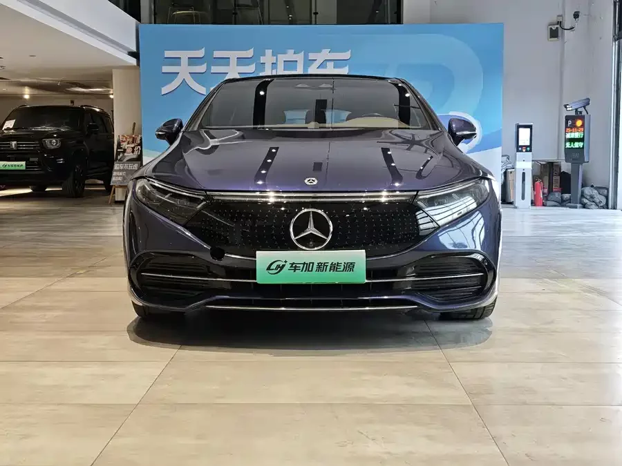 Mercedes Benz EQS