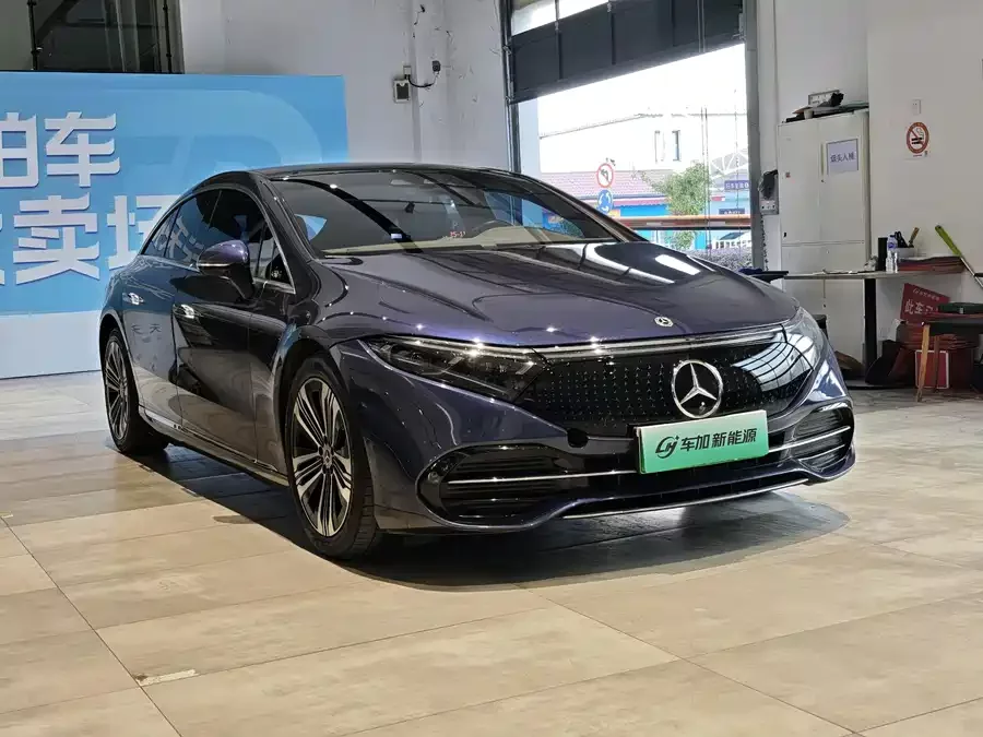 Mercedes Benz EQS