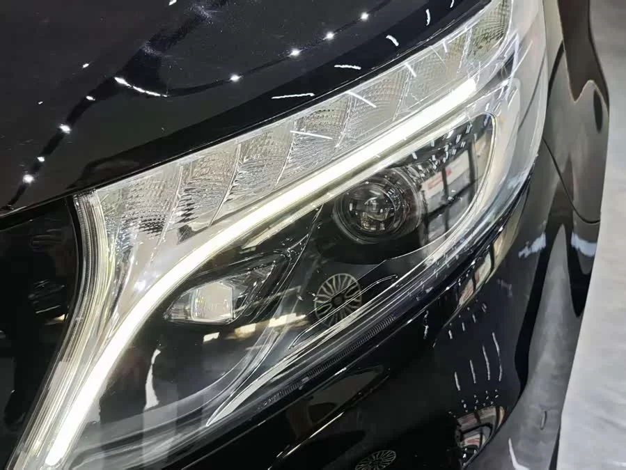 Mercedes Benz Vito