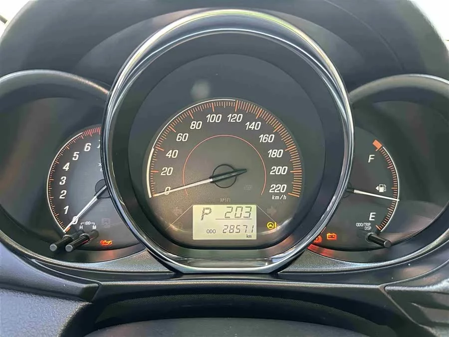 Toyota YARiS L