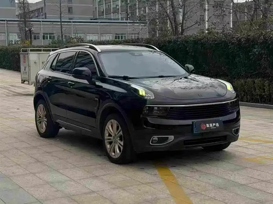 Lynk & Co 01