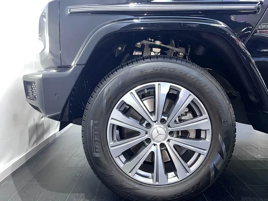 Mercedes Benz G-rated