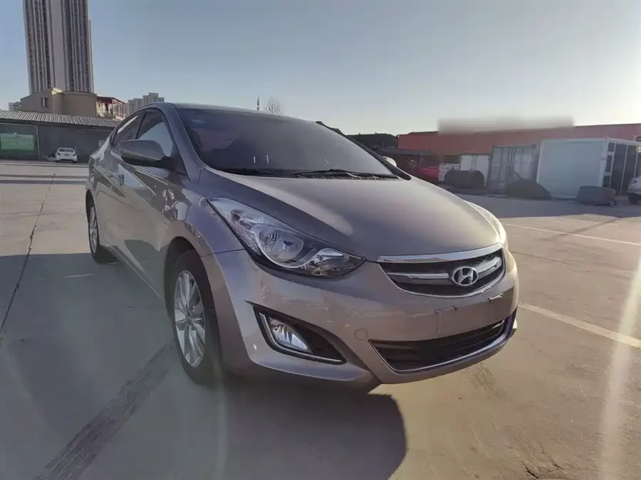 Hyundai Elantra