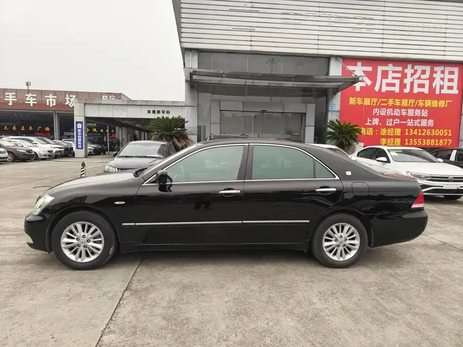 Toyota crown