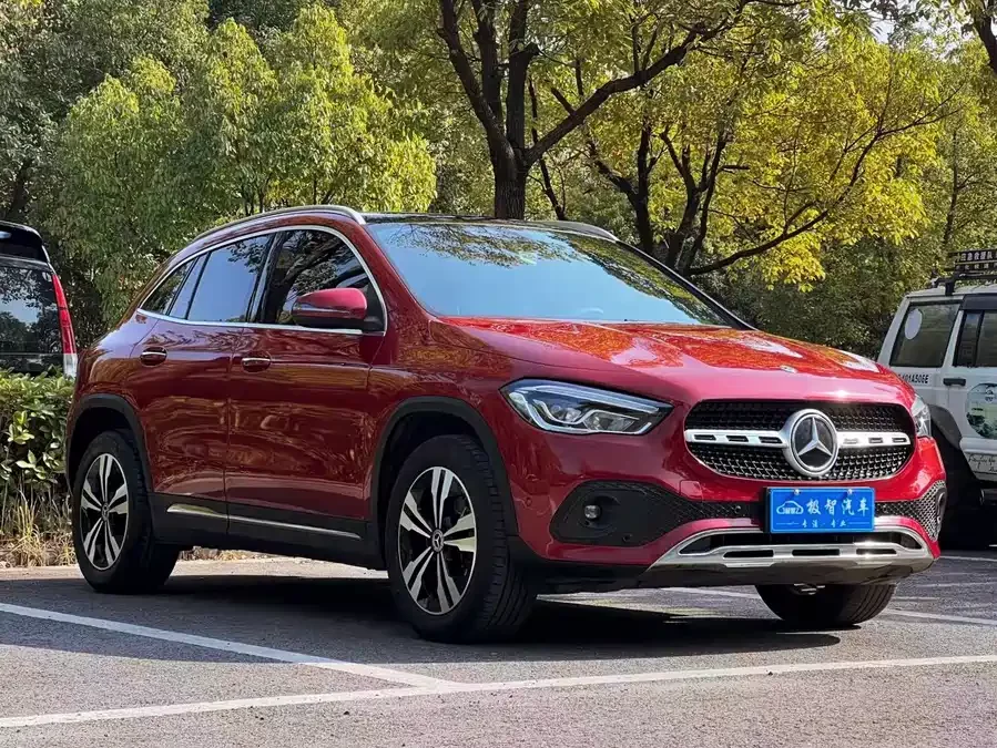 Mercedes Benz GLA