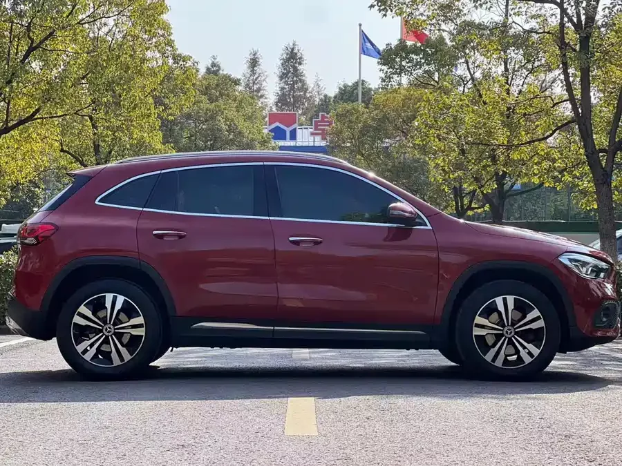 Mercedes Benz GLA