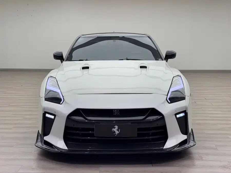 Nissan GT-R