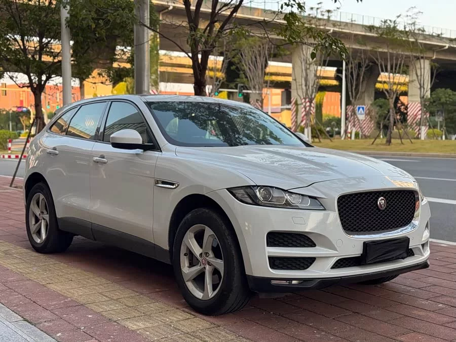 Jaguar F-PACE