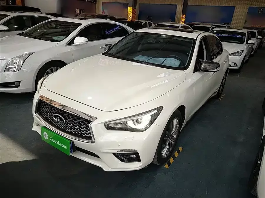 Infiniti Q50L