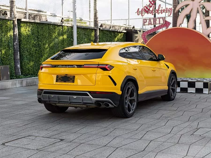 Lamborghini Urus