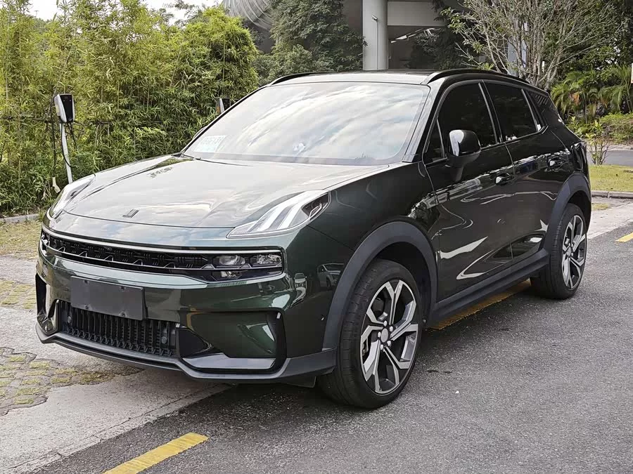Lynk & Co 06