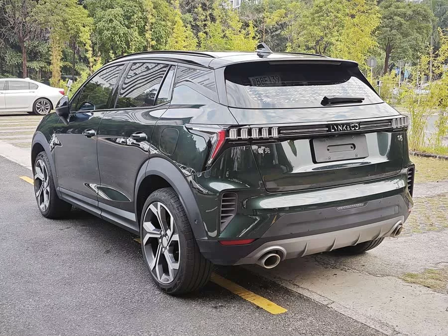 Lynk & Co 06