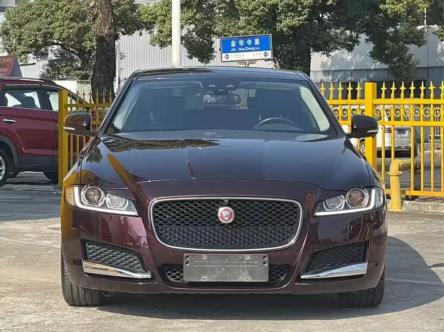Jaguar XFL