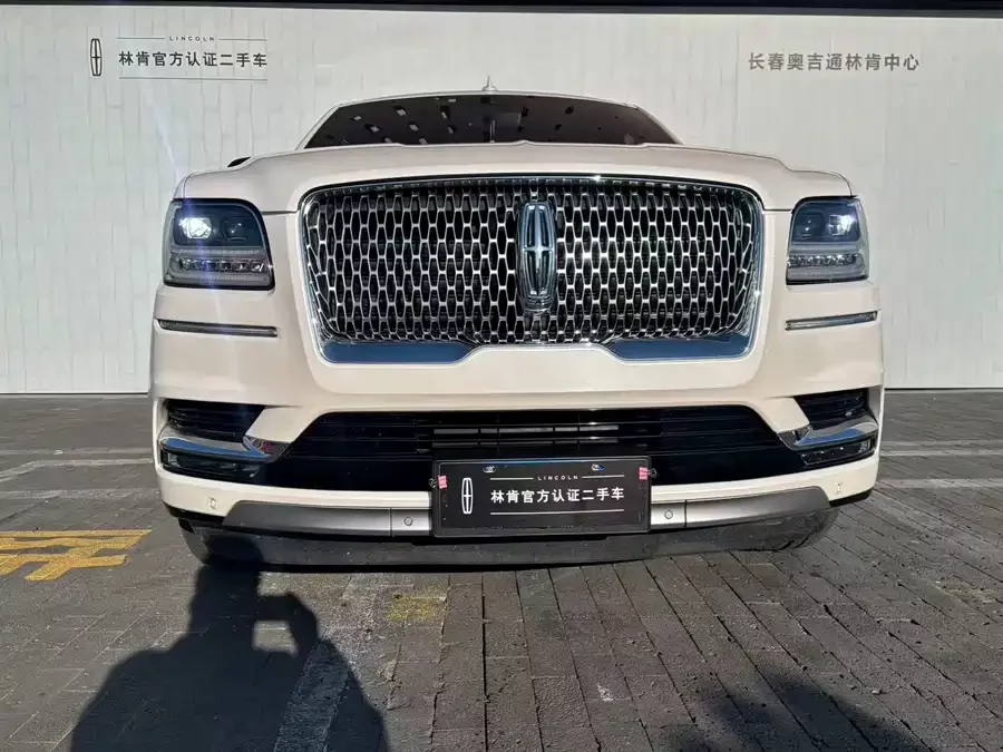 Lincoln Navigator