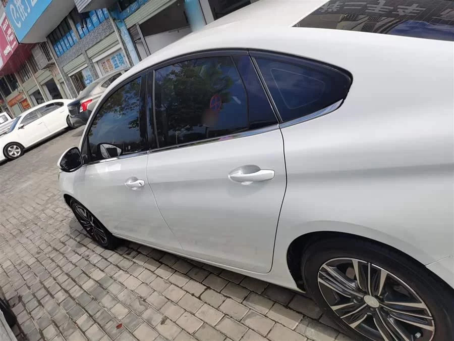 Peugeot 308