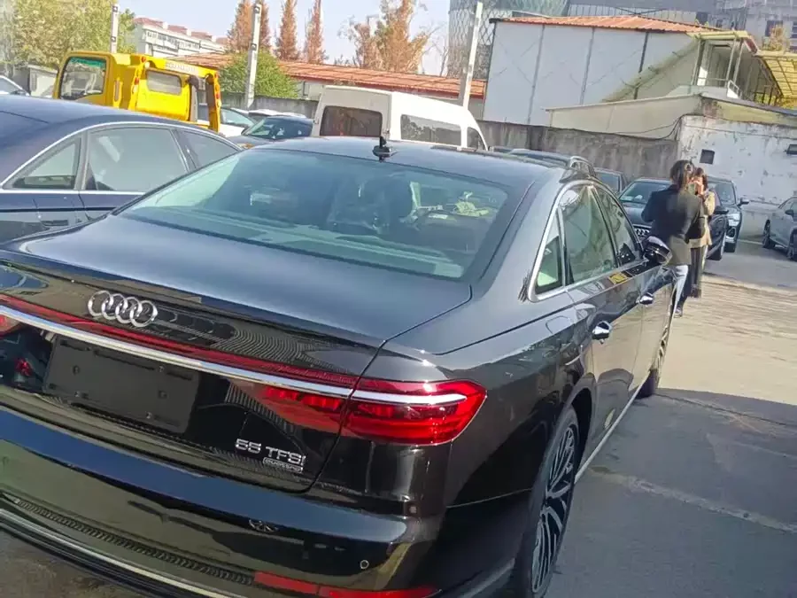 Audi A8