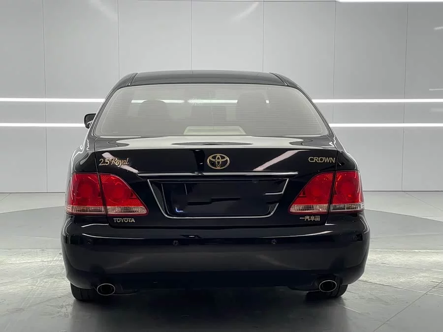 Toyota crown