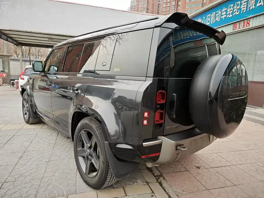 Land Rover guard