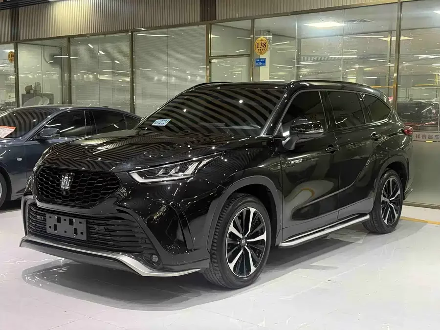 Toyota Crown Land